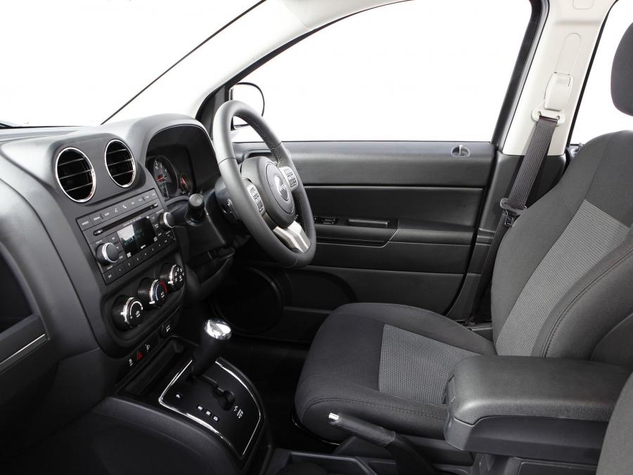  Jeep Compass 2012 года  (AU) (фото 12 из 16)